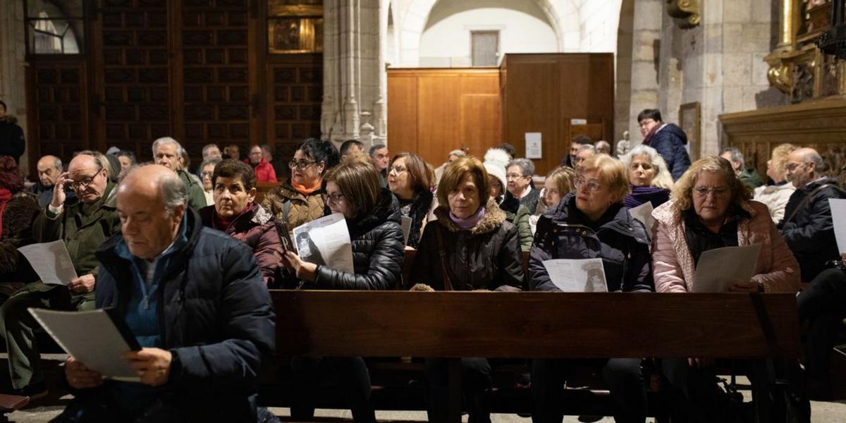 Comienzan los ensayos del himno de la coronación de la Virgen de la Soledad