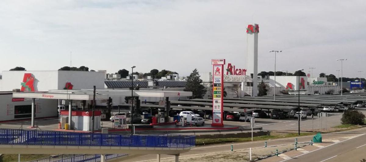 Vista exterior del Alcampo de Utebo.