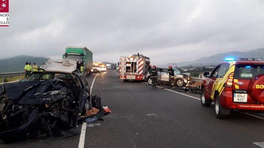 Dos fallecidos en la N-340 a la altura de Peñíscola tras una colisión frontal