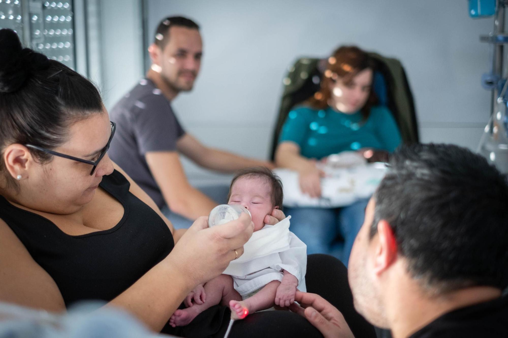 Visita a la nueva zona de cuidados intermedios de Neonatología HUC