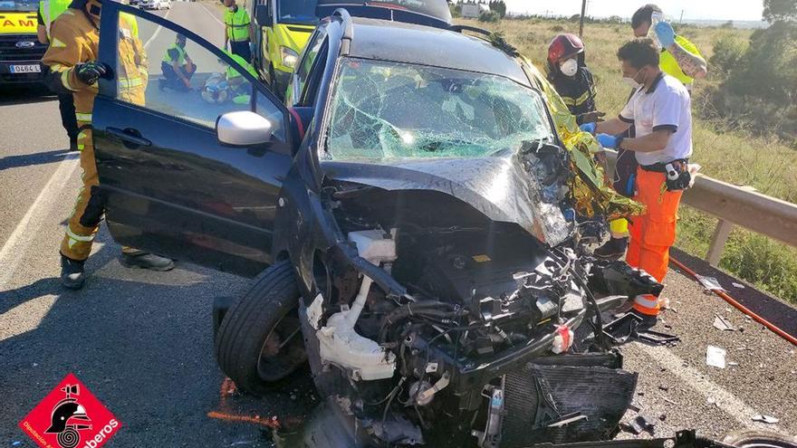 Atención a los heridos en la carretera nacional esta tarde