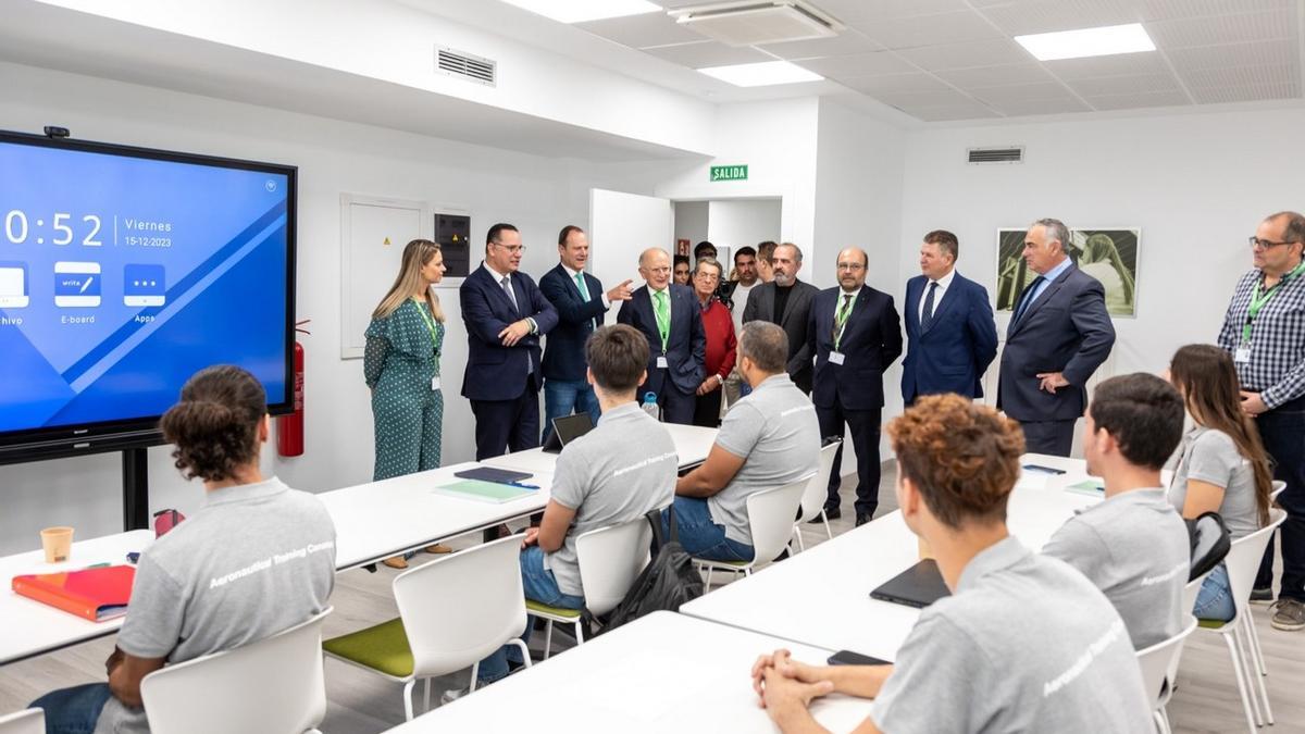 Imagen de archivo de la inauguración de las nuevas instalaciones del centro de formación aeronáutica de Binter el pasado mes de diciembre.