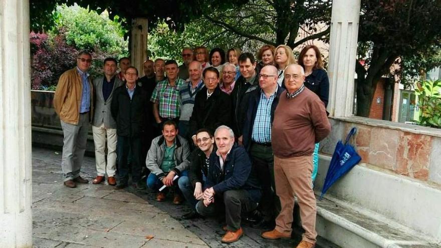 Participantes en el encuentro de antiguos alumnos.