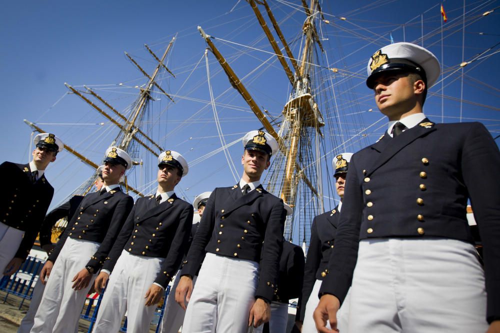 El buque italiano Amerigo Vespucci visita Valencia