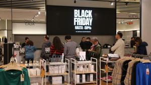 Un comercio de Barcelona durante el Black Friday del año pasado