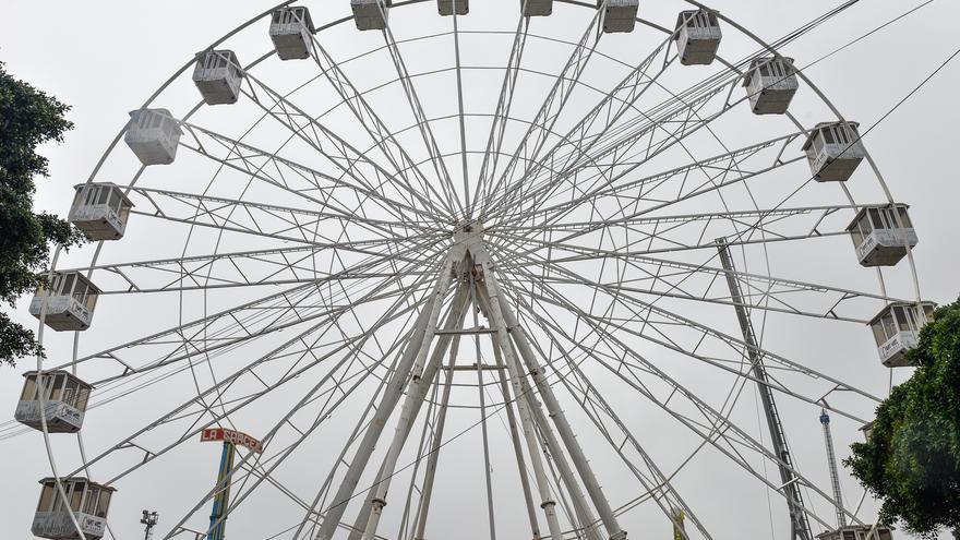 La Feria de Atracciones arranca con una noria de 40 metros en 7 Palmas