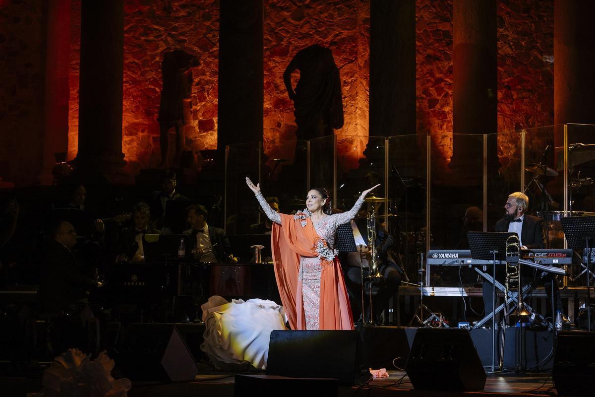 Así se vivió el concierto de Isabel Pantoja en el teatro Romano de Mérida
