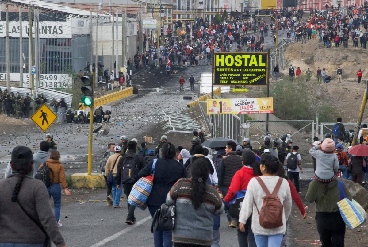 Miles de peruanos exigen en las calles la dimisión de Dina Boluarte