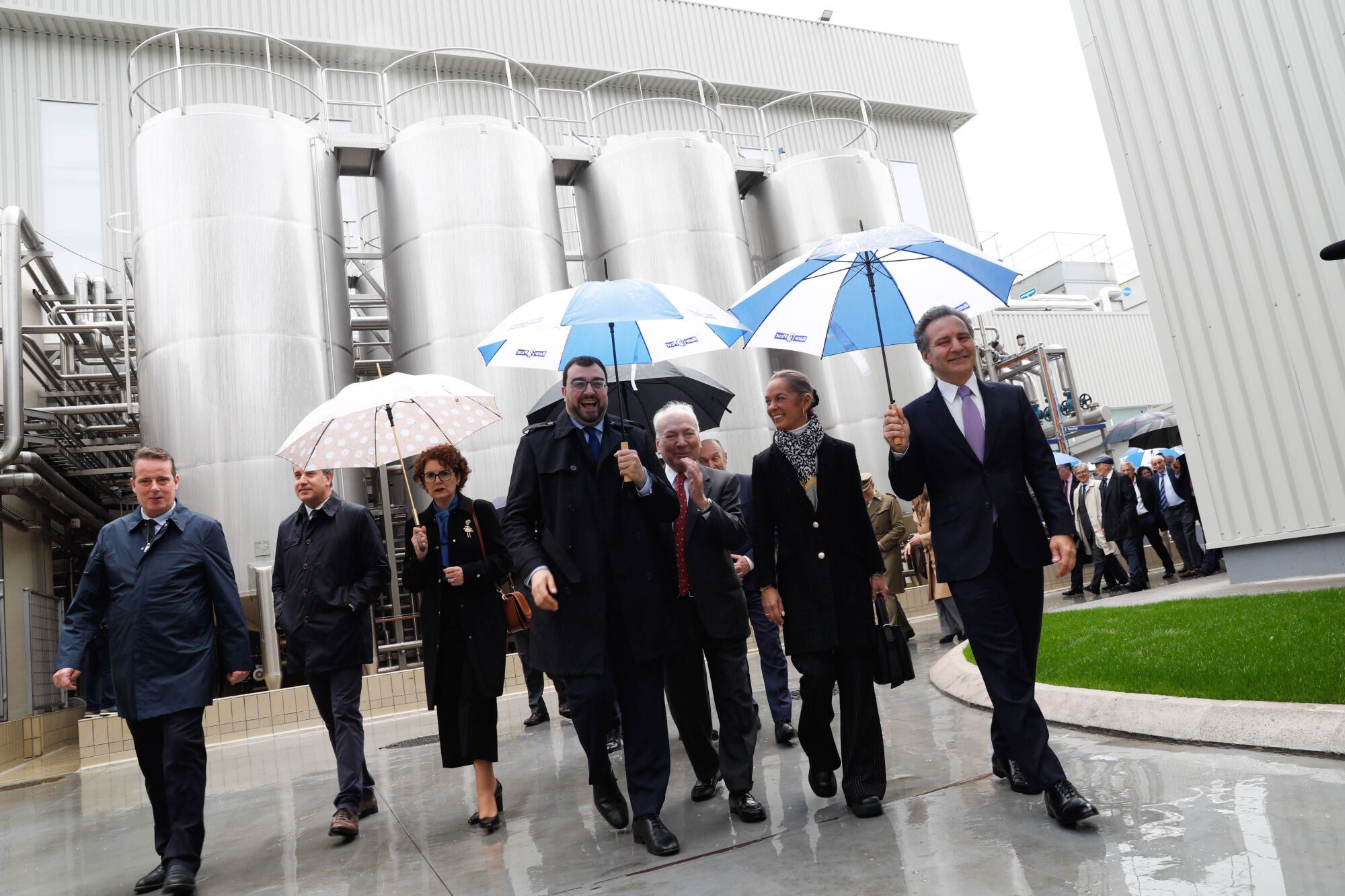 EN IMÁGENES: Inauguración de la nueva planta de Reny Picot en Anleo (Navia)