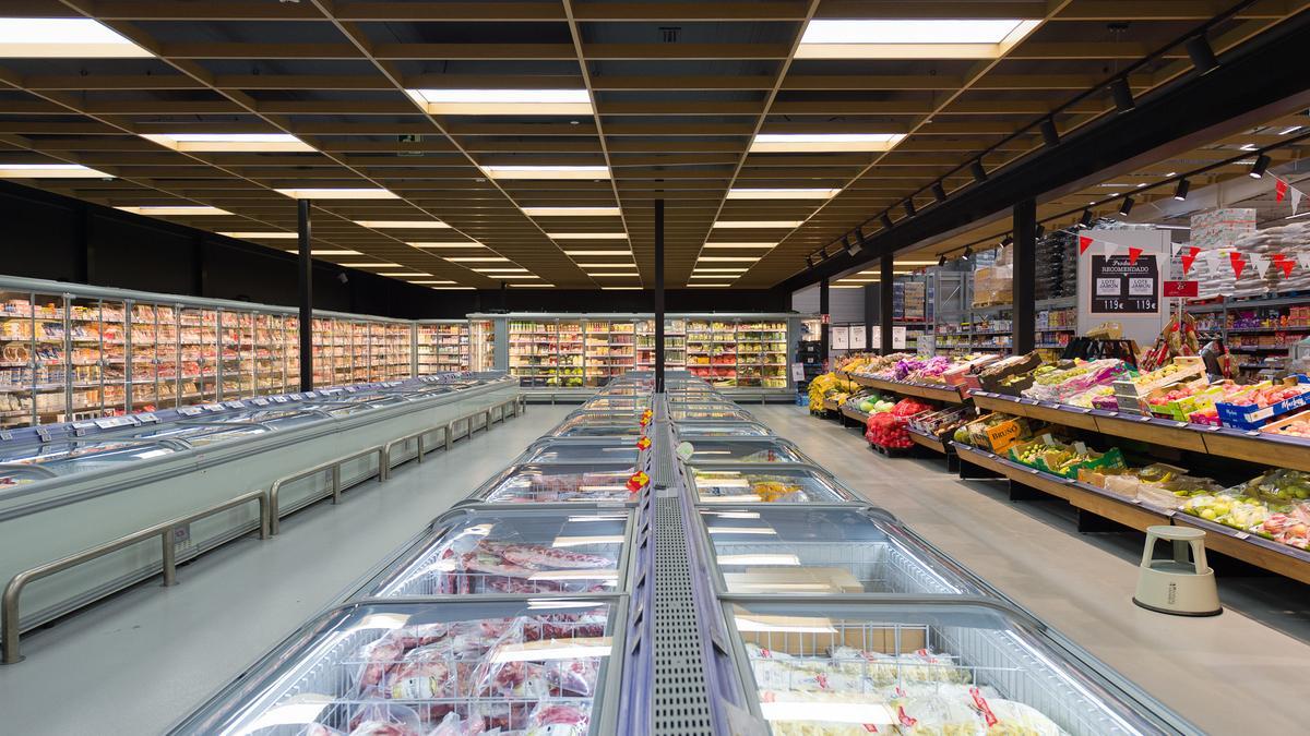 L'interior d'un Gros Mercat, el model de 'cash &amp; carry' de Transgourmet Ibèrica, que ara es construirà a Mercabarna.