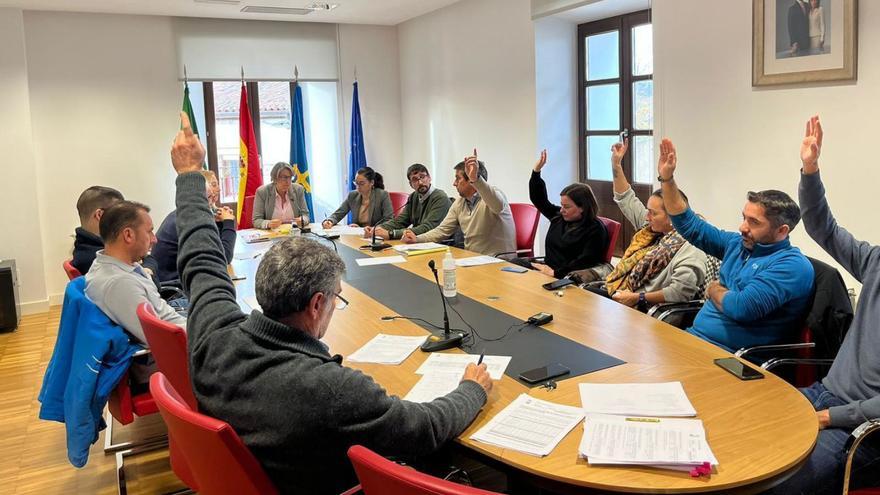 El PSOE de Colunga no logra apoyos para el presupuesto, que será prorrogado