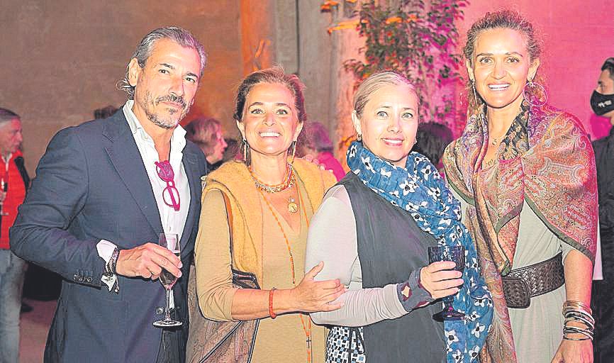 Jorge Sáinz De Baranda, Xisca Sastre, Carmen Noguera y Cata Sastre.