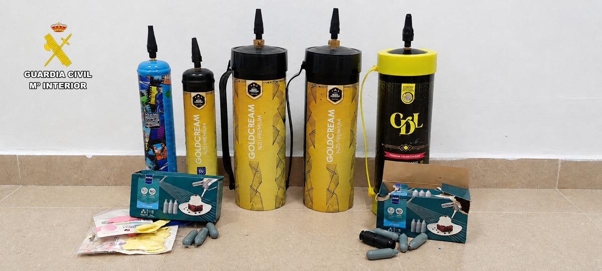 Material incautado por la Guardia Civil en la feria de Trassierra.