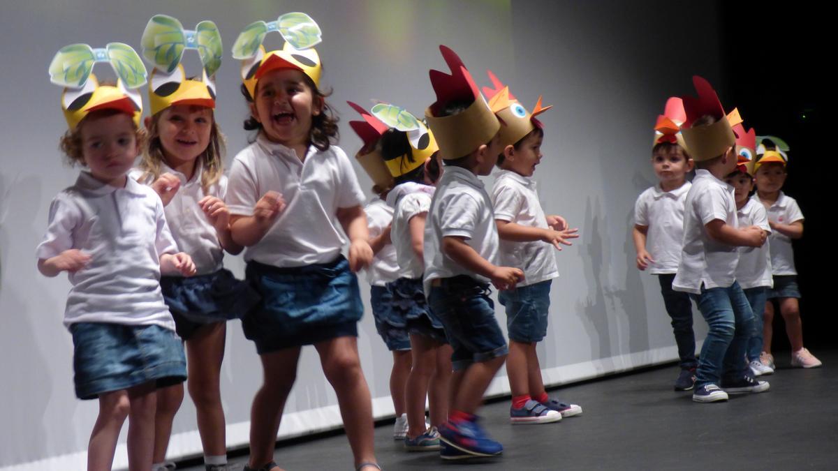 Niños de la escuela infantil de la Pola, en una imagen de archivo