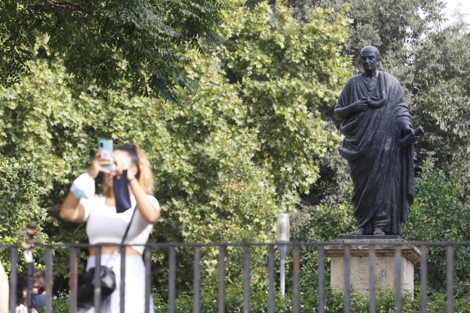 Paseo gráfico por las estatuas de Córdoba