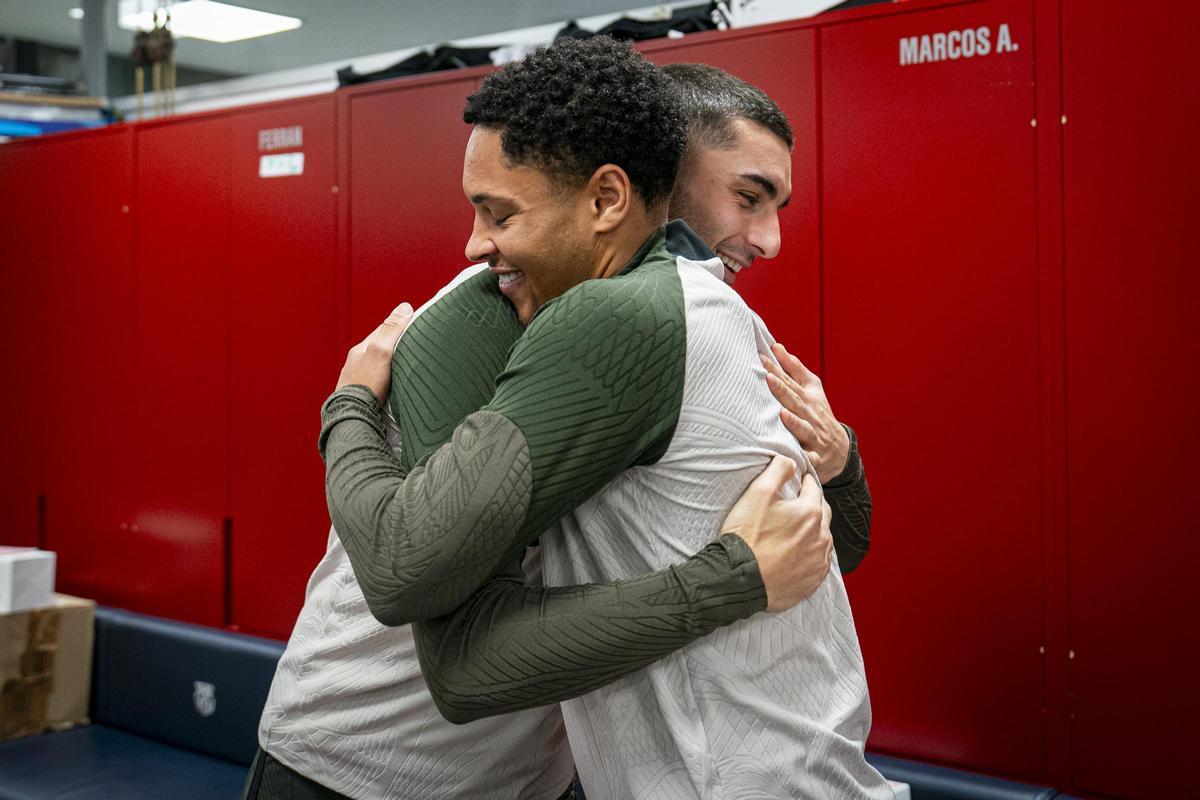¡Vitor Roque ya es uno más! Las mejores imágenes de su primer entrenamiento ¡Vitor Roque ya es uno más! Las mejores imágenes de su primer entrenamiento