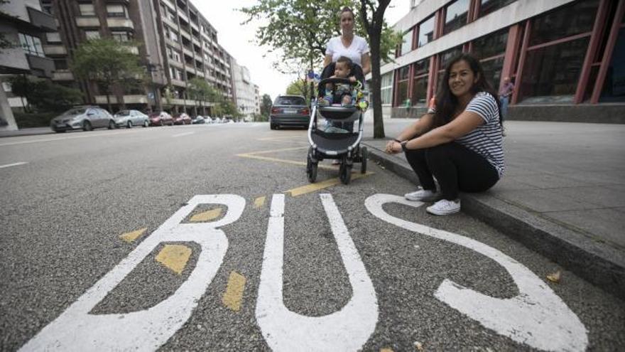 "Nunca pasé tanto miedo" dice la heroína del ALSA tras frenar un autobús con el chófer desmayado