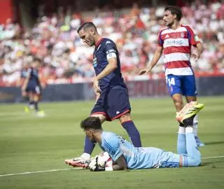 Resumen, goles y highlights del Granada 1 - 1 Deportivo de la jornada 4 de LaLiga Hypermotion