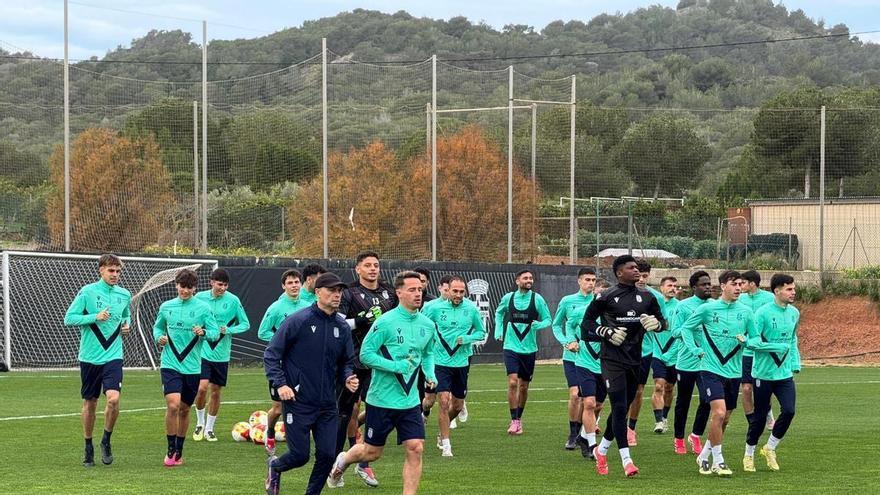 Cuatro partidos para revivir o renunciar en el FC Cartagena