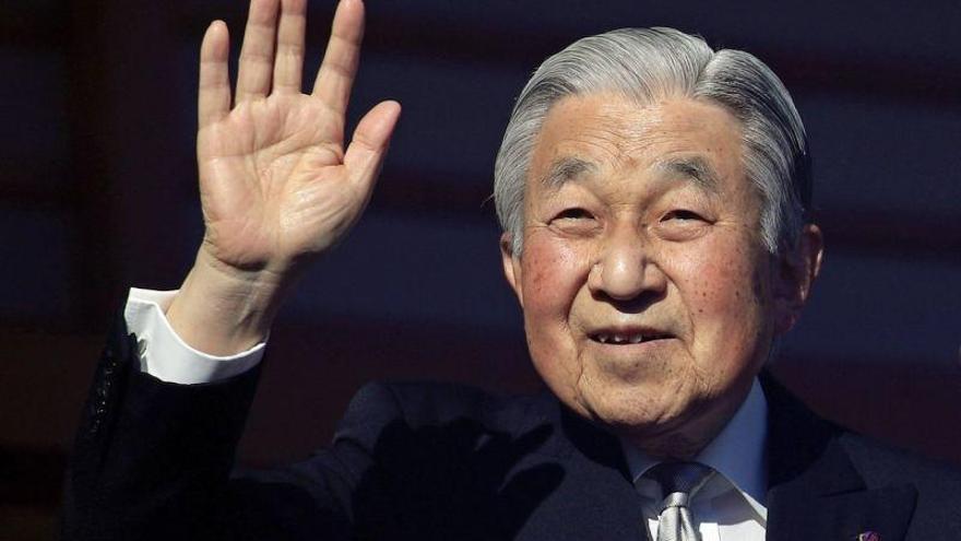 El emperador Akihito pide por la paz mundial en su último discurso de Año Nuevo