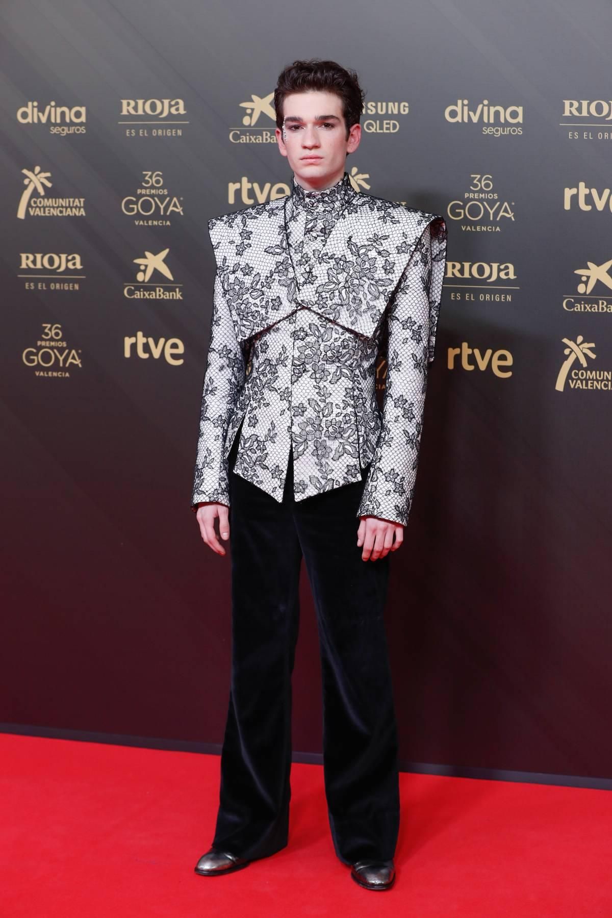 Jorge Motos con diseño de Palomo Spain en los Premios Goya