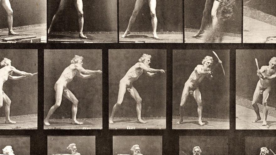 El propio Muybridge, autofotografiado desnudo.