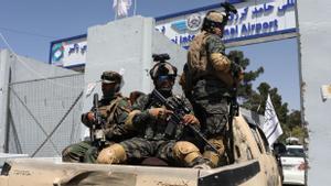 Las fuerzas especiales de los talibanes acceden al aeropuerto internacional de Kabul