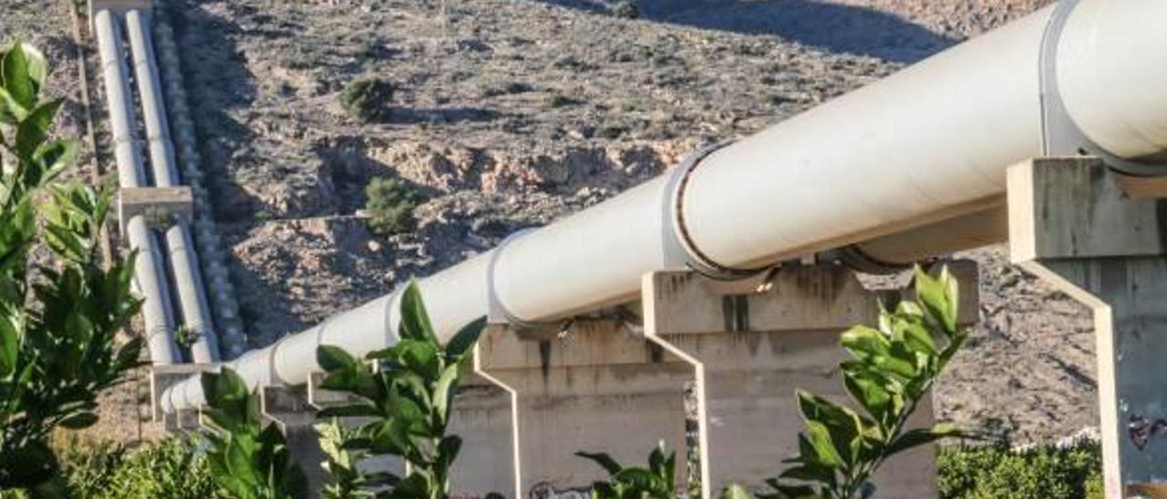 El Tajo-Segura empieza a trasvasar agua para paliar la sequía en los campos de cultivo de la provincia