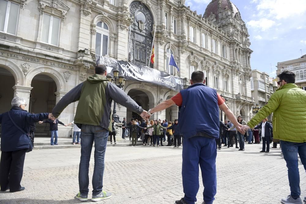 Minuto de silencio por el niño de A Coruña muerto