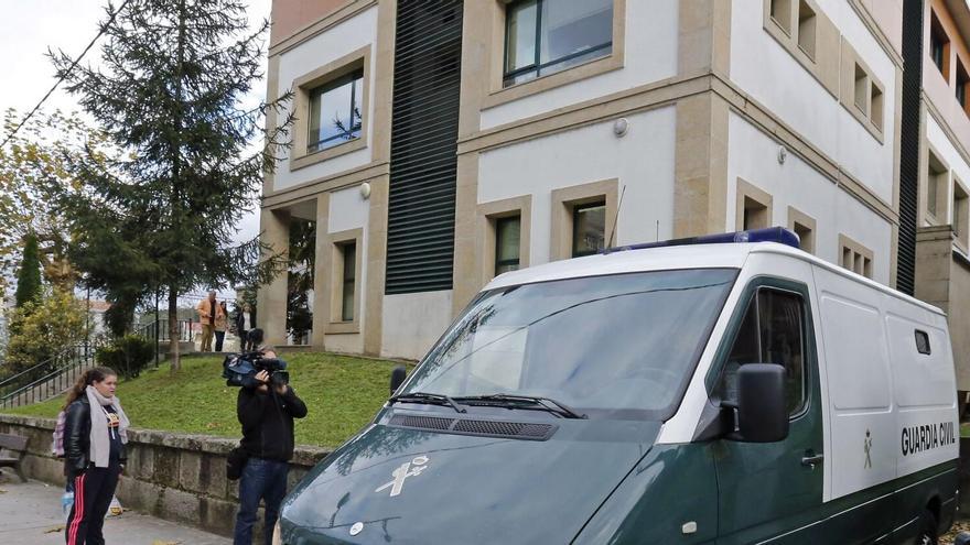 Piden cuatro años de cárcel para dos acusados de estafa en la venta de un coche en Ponteareas