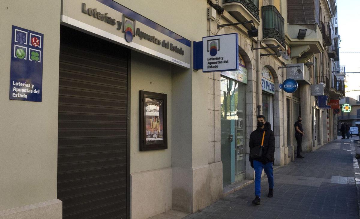 L’administració número 4 de Figueres, que ha venut una part del segon premi de la Loteria del Nen. | CONXI MOLONS