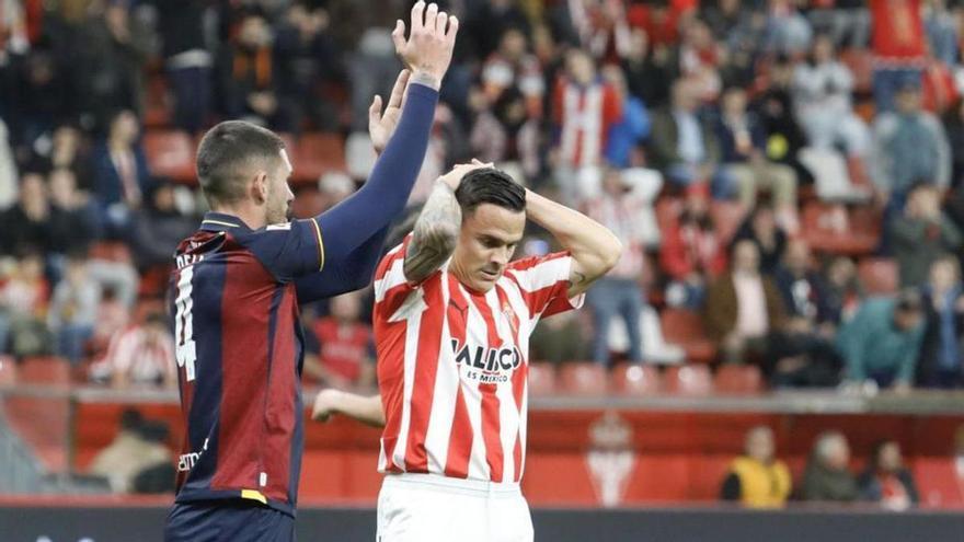 Roque Mesa se lamenta tras fallar una ocasión ante el Levante. | M. León