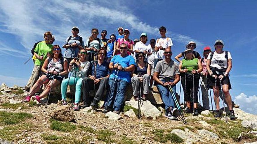 Una sortida de marxa nòrdica a un cim de la Cerdanya a l&#039;estiu