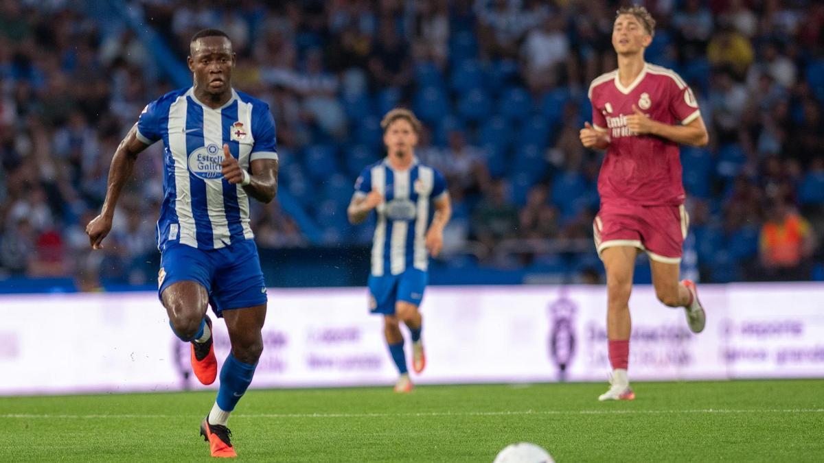 Bil Nsongo madura en el Deportivo y Camerún vigila su crecimiento: en la prelista y con opciones de jugar con la selección