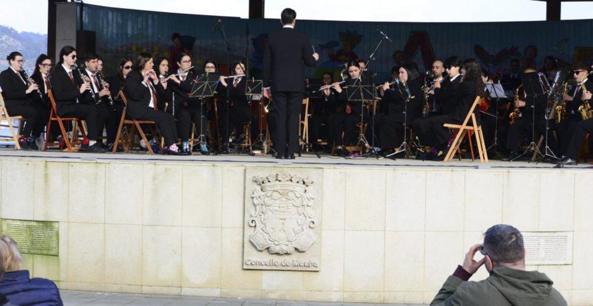 El concierto de la banda Airiños do Morrazo. | GONZALO NÚÑEZ