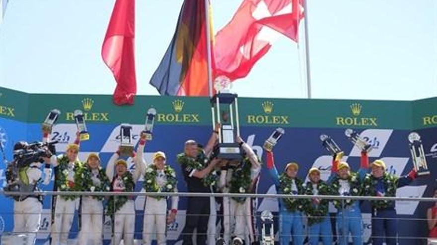 Porsche gana las 24 horas de Le Mans por tercer año consecutivo