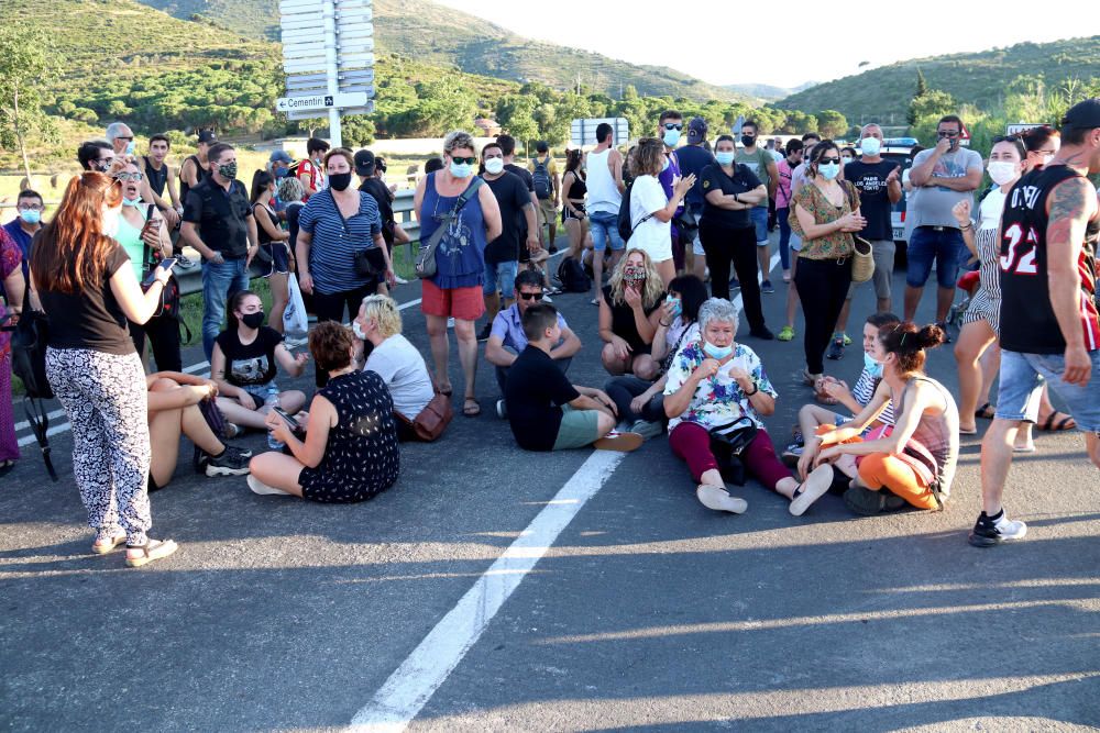 Protesta a Llançà en contra de la delinqüència