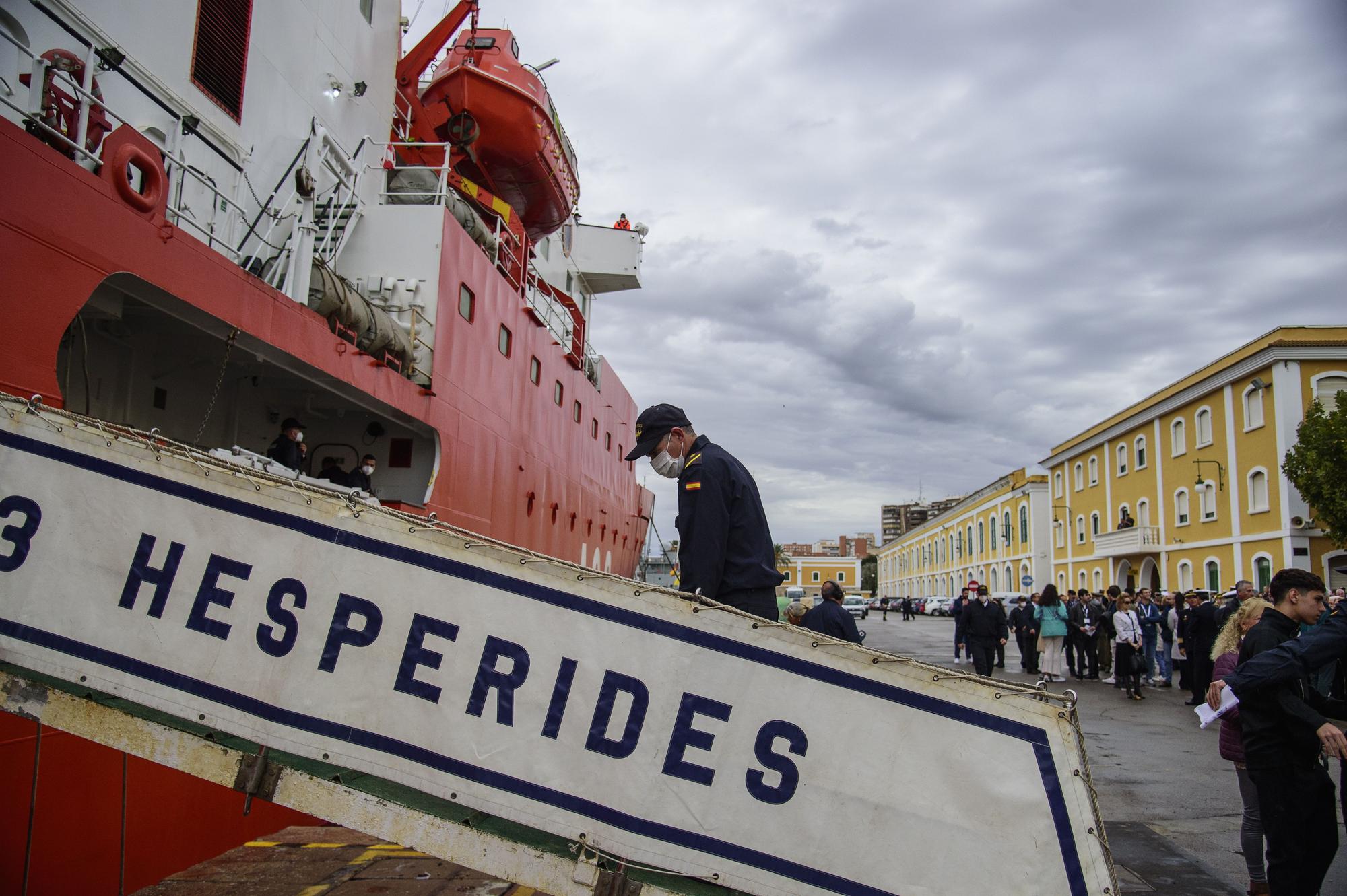 Así ha sido la salida del buque Hespérides desde el Arsenal de Cartagena