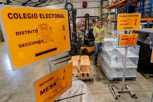 Las urnas llegan a dependencias municipales en Cartagena.