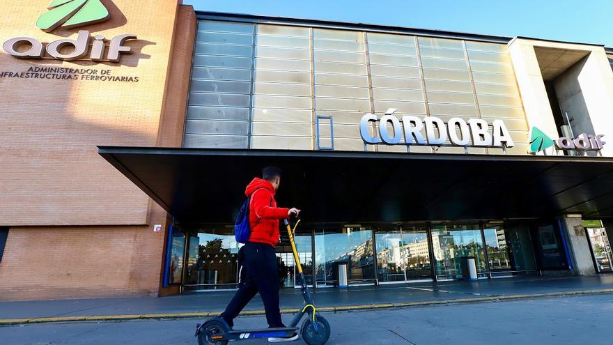 Una iniciativa popular pide llamar Alcalde Julio Anguita a la estación de trenes de Córdoba