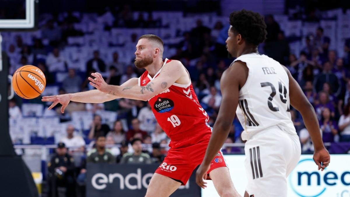 Dominik Mavra, ante el Real Madrid