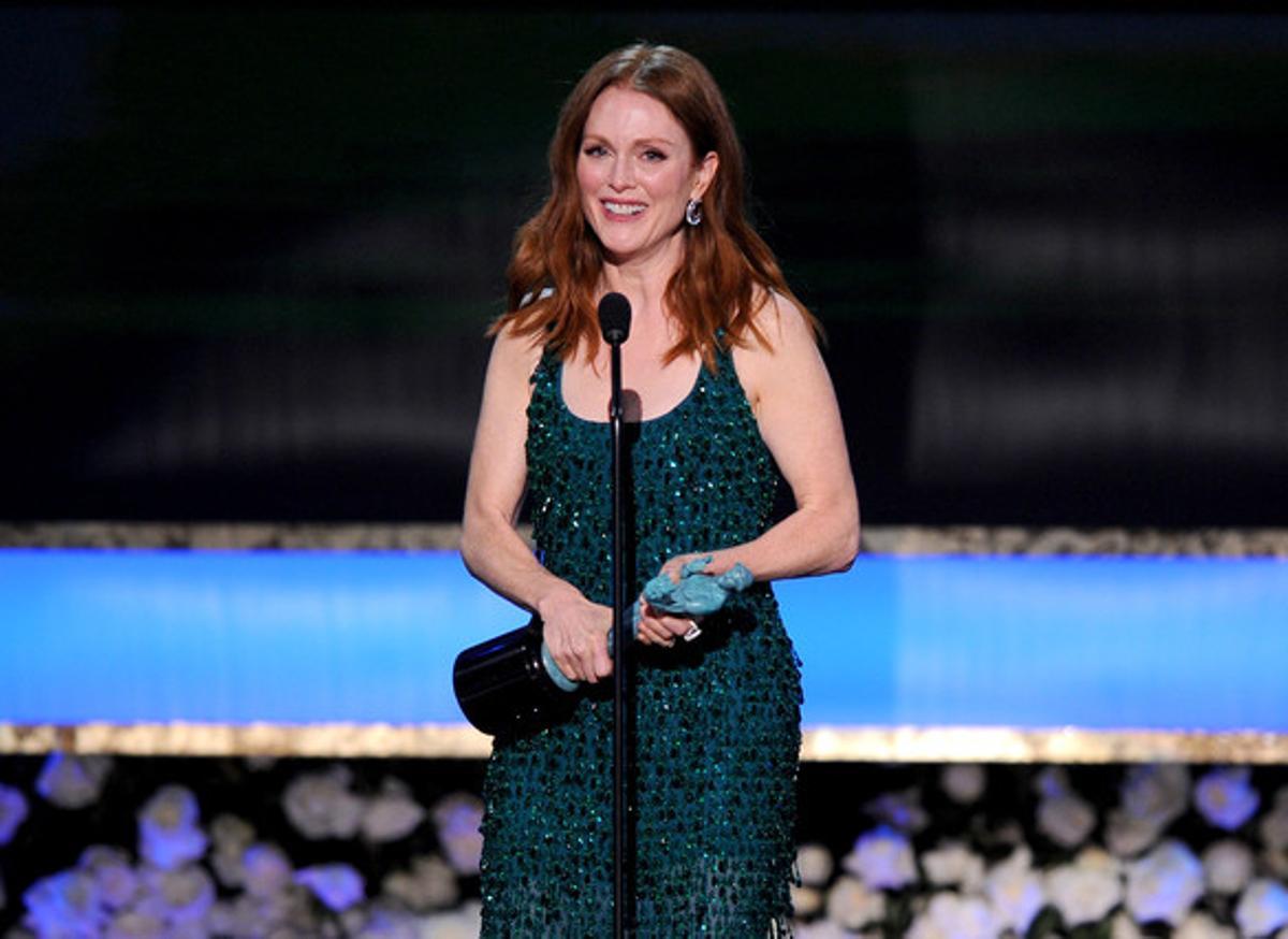 Julianne Moore recull el premi de millor actriu per ’Still Alice’.