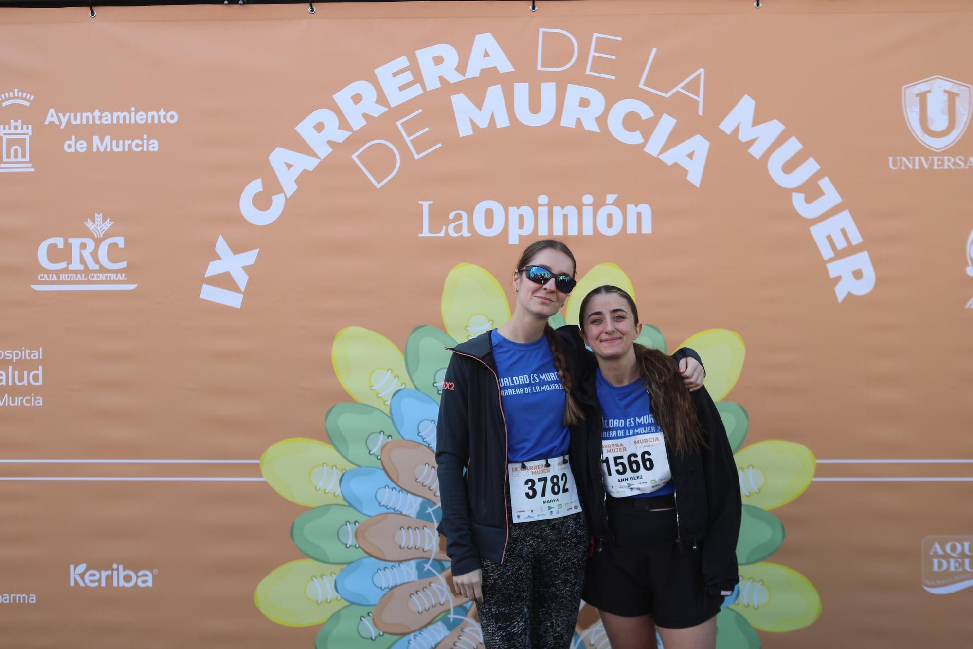 Carrera de la Mujer: así han posado las corredoras en el photocall antes de la salida