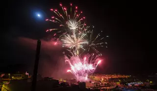 Noche de fuegos artificiales en San Lorenzo