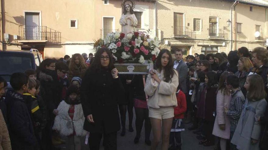 El Amor de Dios celebra la fiesta de la Niña María