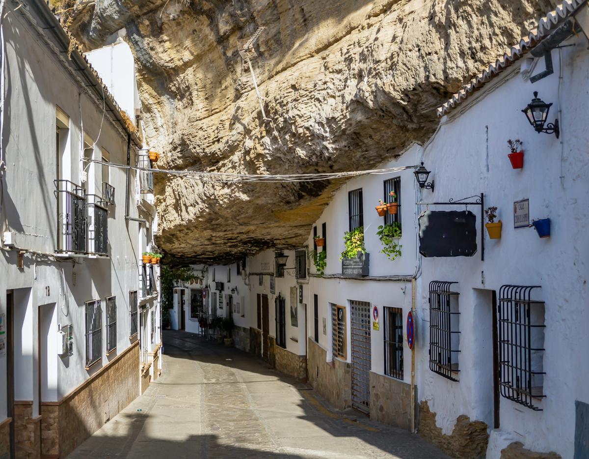 Parece un pueblo generado con IA, pero es real.