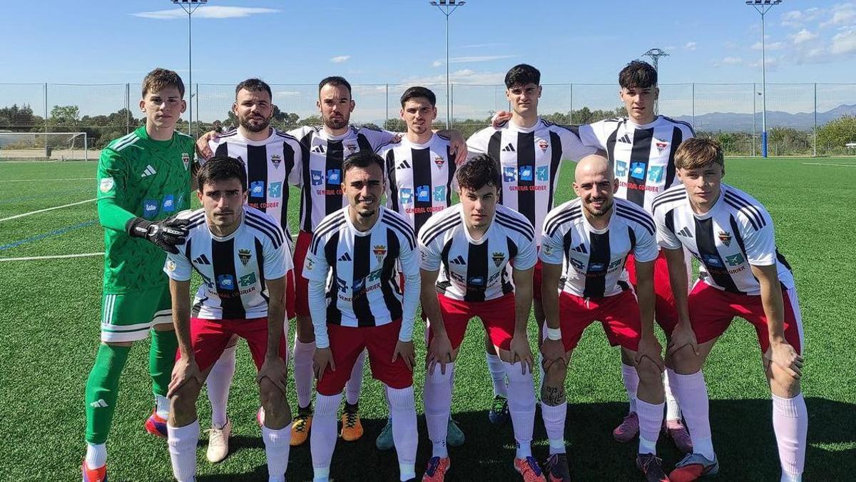 El CD Almazora consiguió la permanencia en una temporada dura y complicada.