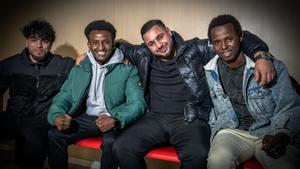 Barcelona 20/03/2025 Sociedad. Entrevista a jovenes migrantes extutelados que viviron en la calle atendidos por el servicio de educadores de la calle de menores migrantes. Achrad ElBoudarti /  Ibrahim Bah / Bilal Sighaoui/ Souleyman Socul. AUTOR: MANU MITRU