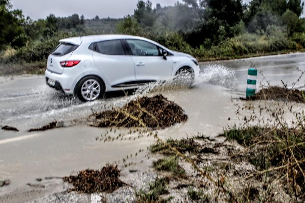 Carretera Muro - Agres con desprendimientos