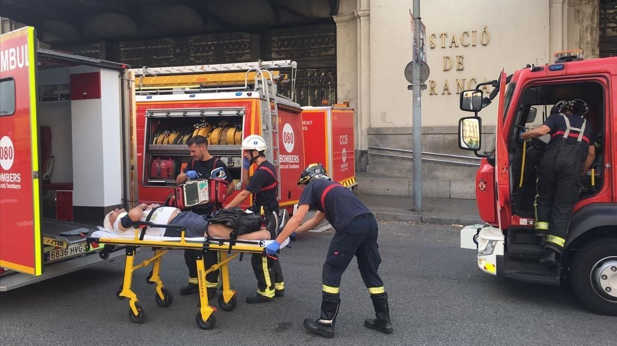 zentauroepp39477562 accidente tren en la estacion de fran a    foto guillem sanc170728084246